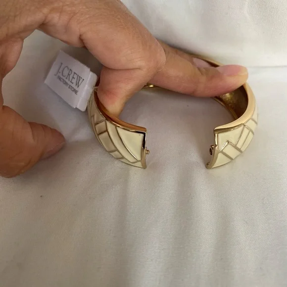 J. Crew Enamel Bracelet Vanilla & Gold Tone - Picture 3 of 6